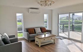 Karapiro Retreats Holiday House